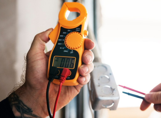 Calibração de Megômetros: Importância e Melhores Práticas